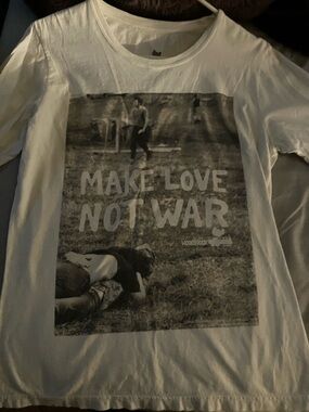 Long Sleeve 'Make Love Not War' Graphic Tee - White